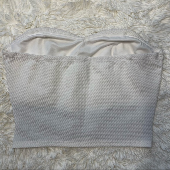 A’Gaci Black & White Textured Strapless Crop Top w/ Mesh Detail - Picture 4 of 8